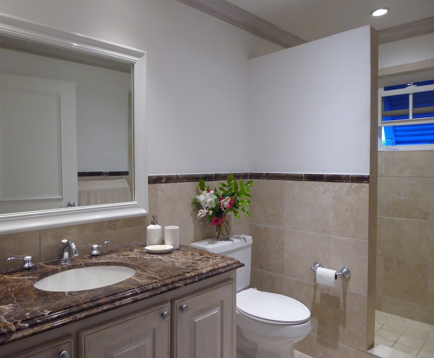 En-suite Master Bathroom